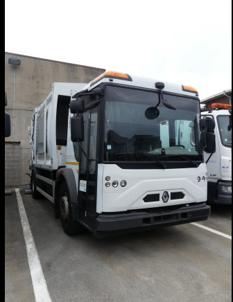 REF:1449 - Camion poubelle Renault Access (2013-174.062 km)(VIN: SEG1930BL5BD17227) - Garbage truck: picture 2 REF:1449 - Camion poubelle Renault Access (2013-174.062 km)(VIN: SEG1930BL5BD17227) - Garbage truck: picture 2