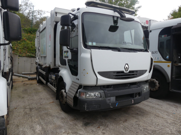 REF:8402 - Camion poubelle Renault Midlum (2013-147.276 km)(VIN:VF644AHL000007224) - Garbage truck: picture 2 REF:8402 - Camion poubelle Renault Midlum (2013-147.276 km)(VIN:VF644AHL000007224) - Garbage truck: picture 2