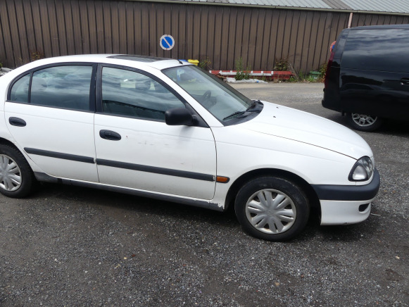 REF:DBB024 - Voiture Toyota Avensis (1998-172.549 km) - Car: picture 3 REF:DBB024 - Voiture Toyota Avensis (1998-172.549 km) - Car: picture 3