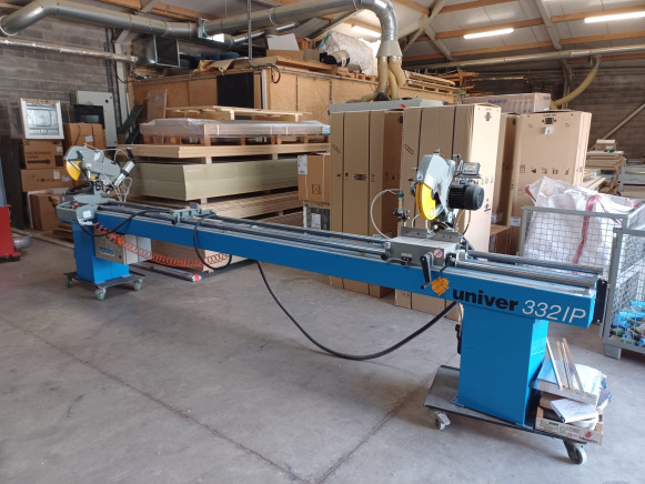 Scie à onglet double tête pour chassis Pertici Univer 332 IP - Woodworking machinery: picture 1 Scie à onglet double tête pour chassis Pertici Univer 332 IP - Woodworking machinery: picture 1