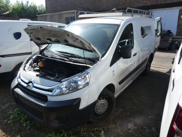 Voiture Citroen Jumpy 2015 - Small van: picture 1 Voiture Citroen Jumpy 2015 - Small van: picture 1
