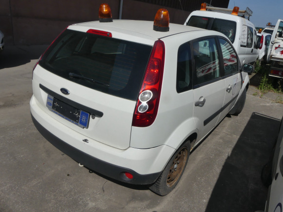Voiture Ford FIESTA (2006-110.830 km) - Car: picture 3 Voiture Ford FIESTA (2006-110.830 km) - Car: picture 3