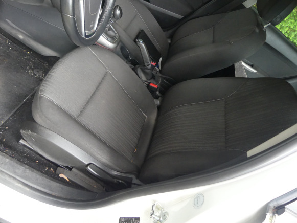 Voiture Opel Astra Break (2012-211.232 km) - Car: picture 4 Voiture Opel Astra Break (2012-211.232 km) - Car: picture 4