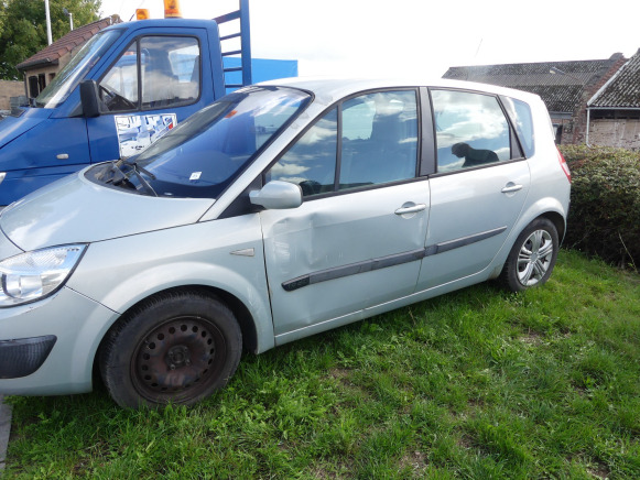 Voiture (saisie sur voirie) Renault Scenic 1.9 DCI - Car: picture 2 Voiture (saisie sur voirie) Renault Scenic 1.9 DCI - Car: picture 2