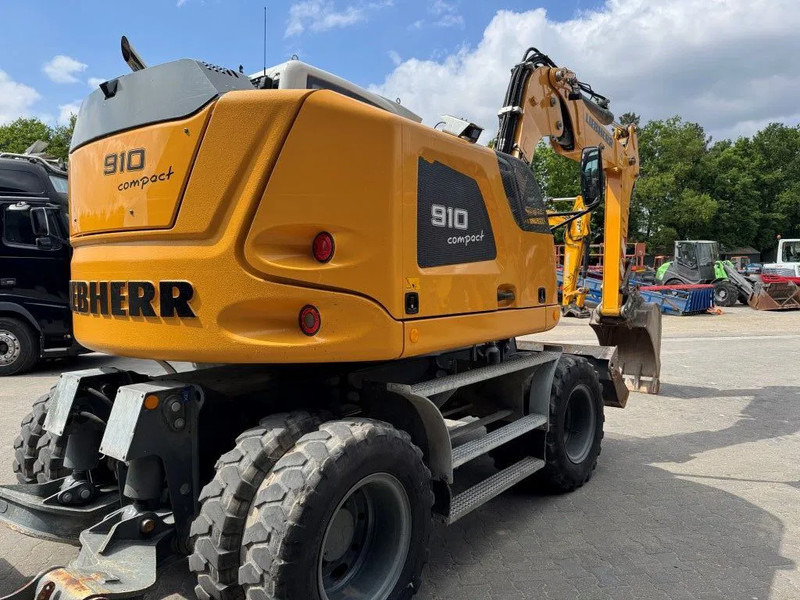Liebherr A910 compact 2018 4000 uur !! 4x4 - Wheel excavator: picture 4 Liebherr A910 compact 2018 4000 uur !! 4x4 - Wheel excavator: picture 4