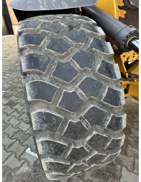 Wheel loader Volvo L70G 8600 HR 2012: picture 10