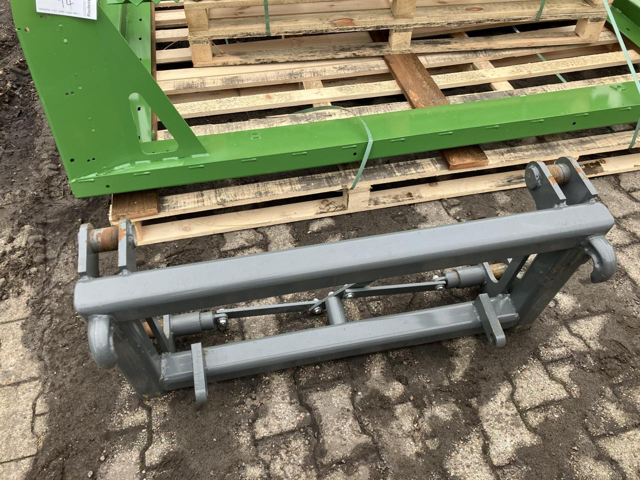 / AF Landtechnik Euro auf Kramer 50 mm - Front loader for tractor: picture 2 / AF Landtechnik Euro auf Kramer 50 mm - Front loader for tractor: picture 2