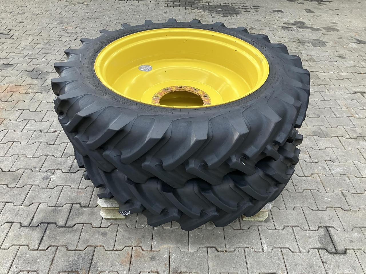 Alliance 12.4R36 - Tire for Agricultural machinery: picture 2 Alliance 12.4R36 - Tire for Agricultural machinery: picture 2