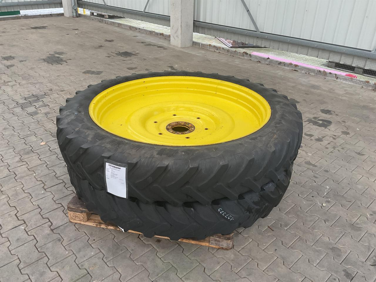 Alliance 12.4R52 - Tire for Agricultural machinery: picture 1 Alliance 12.4R52 - Tire for Agricultural machinery: picture 1