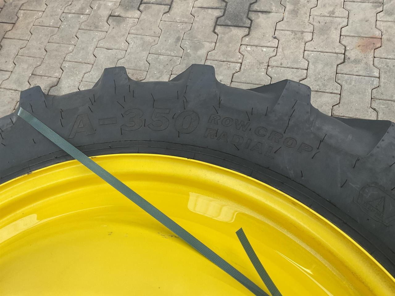 Alliance 270/95R36 - Tire for Agricultural machinery: picture 4 Alliance 270/95R36 - Tire for Agricultural machinery: picture 4