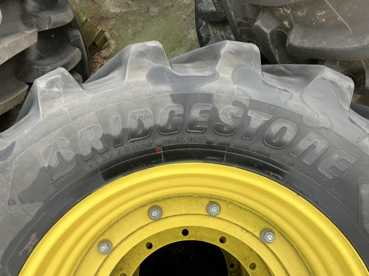 Bridgestone 600/65R34 - Tire for Agricultural machinery: picture 5 Bridgestone 600/65R34 - Tire for Agricultural machinery: picture 5