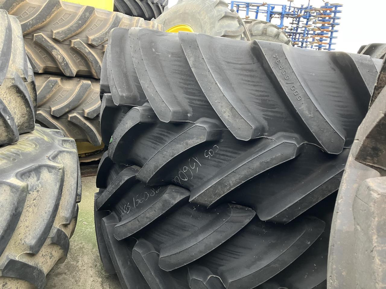 Bridgestone 600/65R34 - Tire for Agricultural machinery: picture 2 Bridgestone 600/65R34 - Tire for Agricultural machinery: picture 2