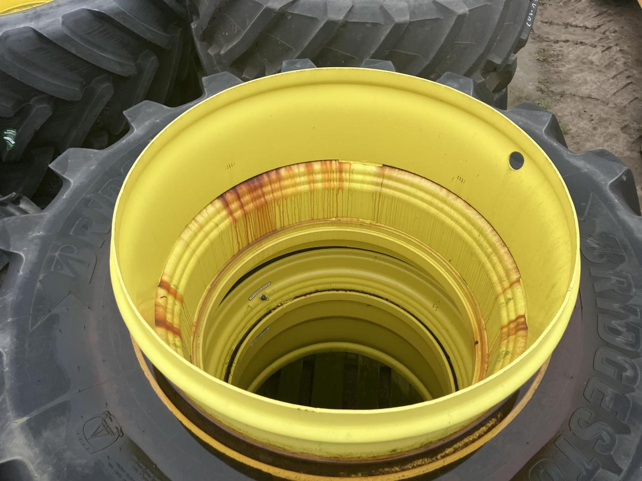 Bridgestone 600/65R34 - Tire for Agricultural machinery: picture 3 Bridgestone 600/65R34 - Tire for Agricultural machinery: picture 3