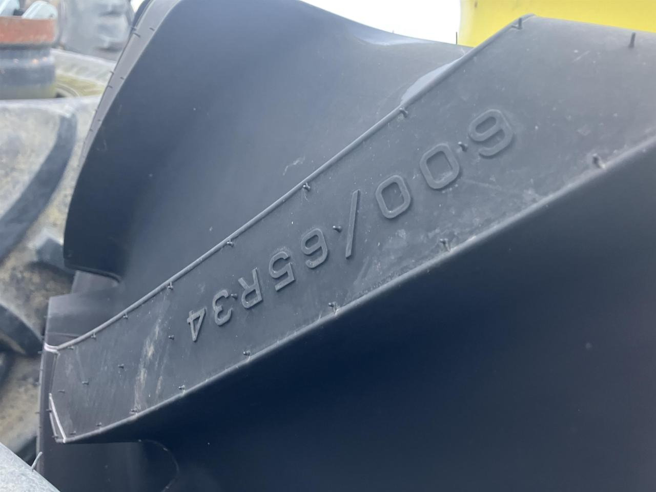 Bridgestone 600/65R34 - Tire for Agricultural machinery: picture 5 Bridgestone 600/65R34 - Tire for Agricultural machinery: picture 5