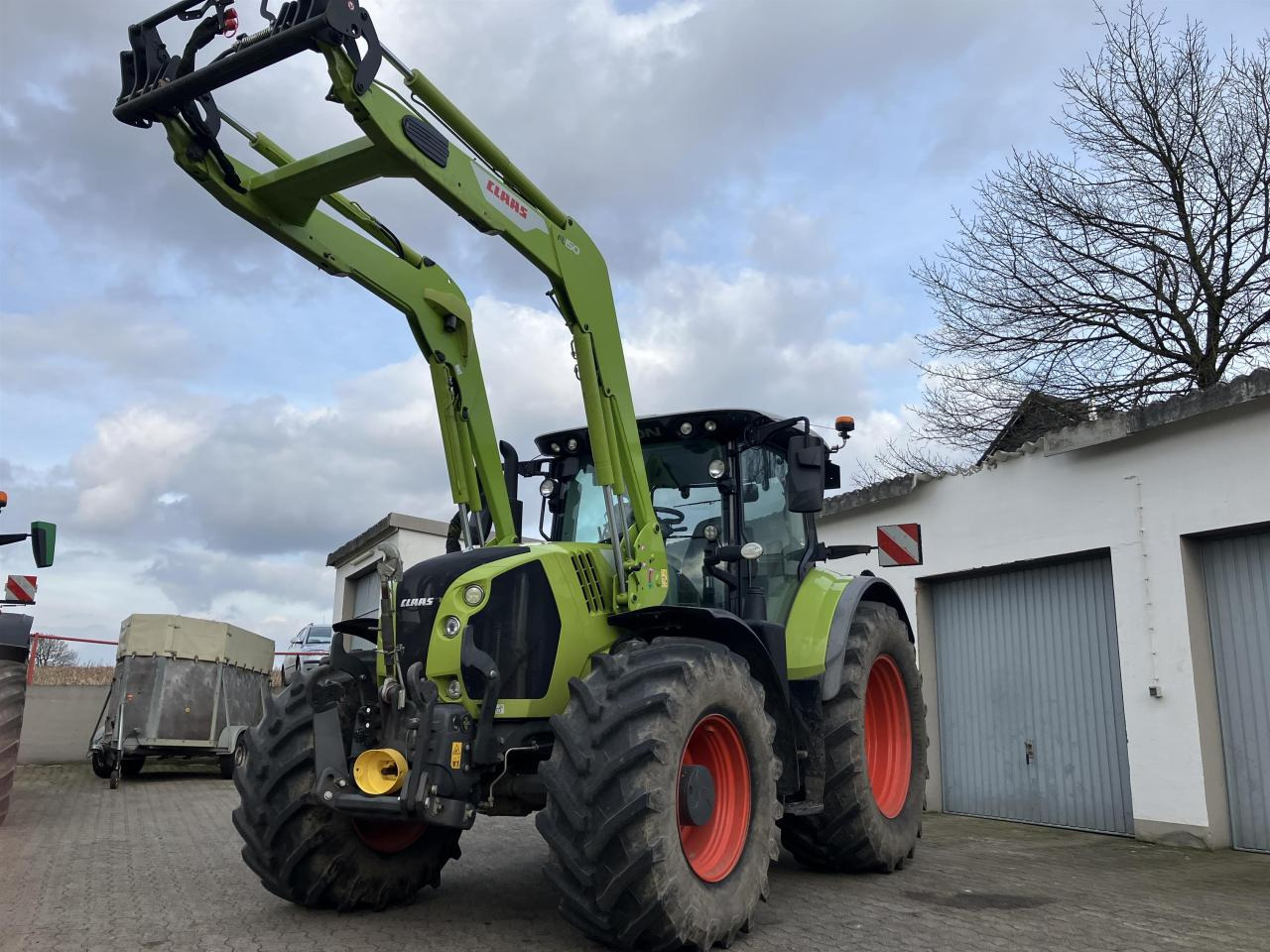 CLAAS Arion 660 C Matic - Farm tractor: picture 2 CLAAS Arion 660 C Matic - Farm tractor: picture 2