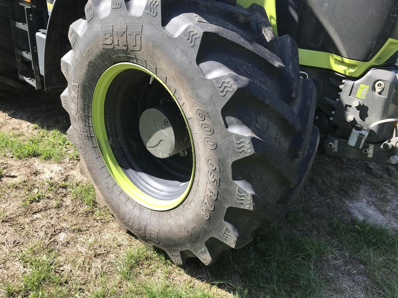 Farm tractor CLAAS Arion 660: picture 13