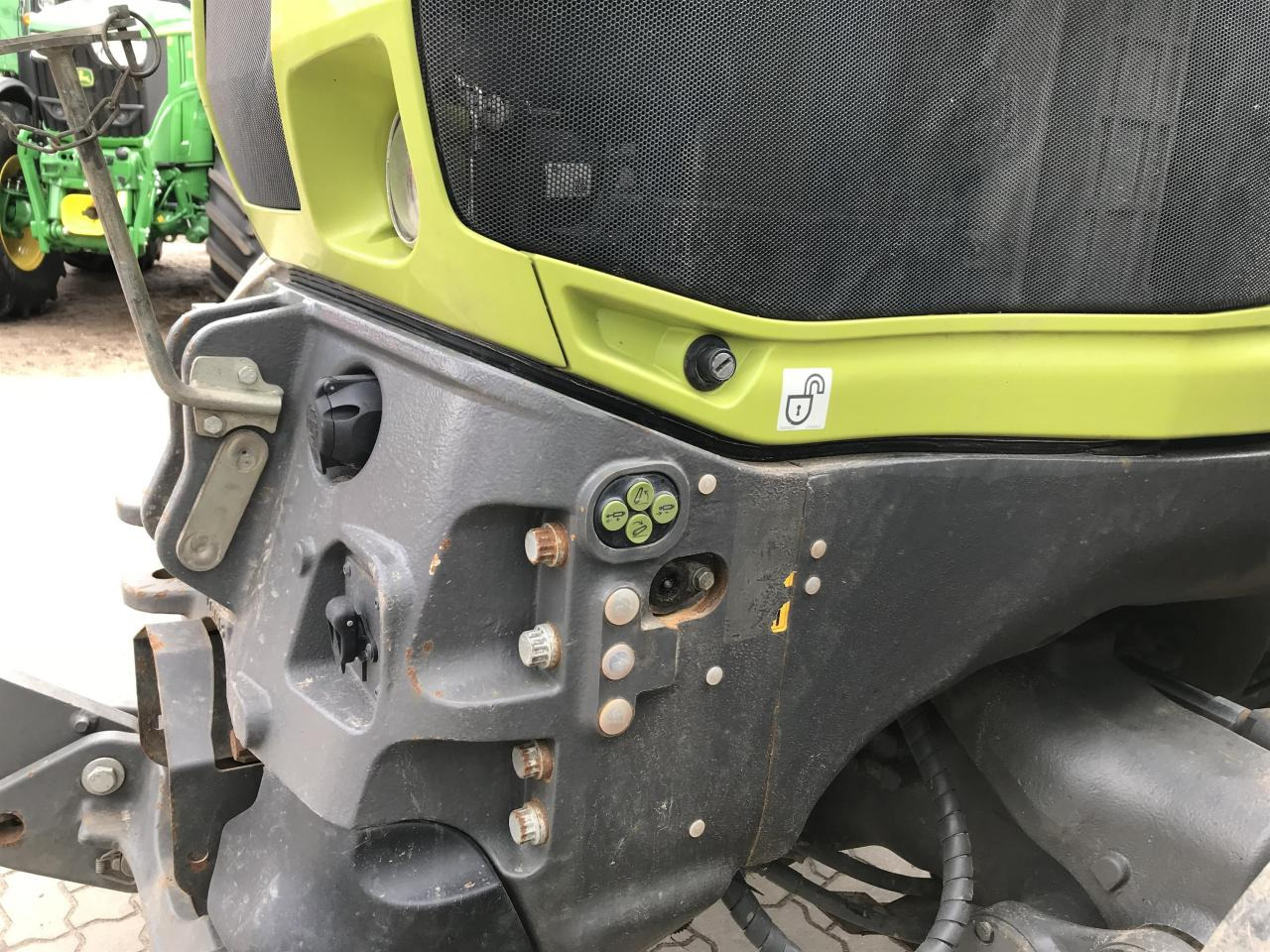 CLAAS Axion 870 - Farm tractor: picture 4 CLAAS Axion 870 - Farm tractor: picture 4