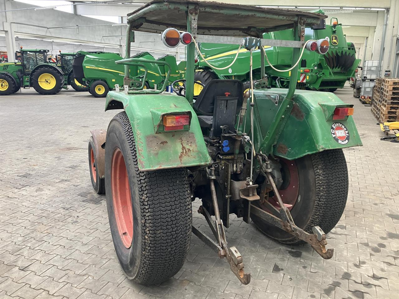 Fendt 104 S Farmer - Farm tractor: picture 3 Fendt 104 S Farmer - Farm tractor: picture 3