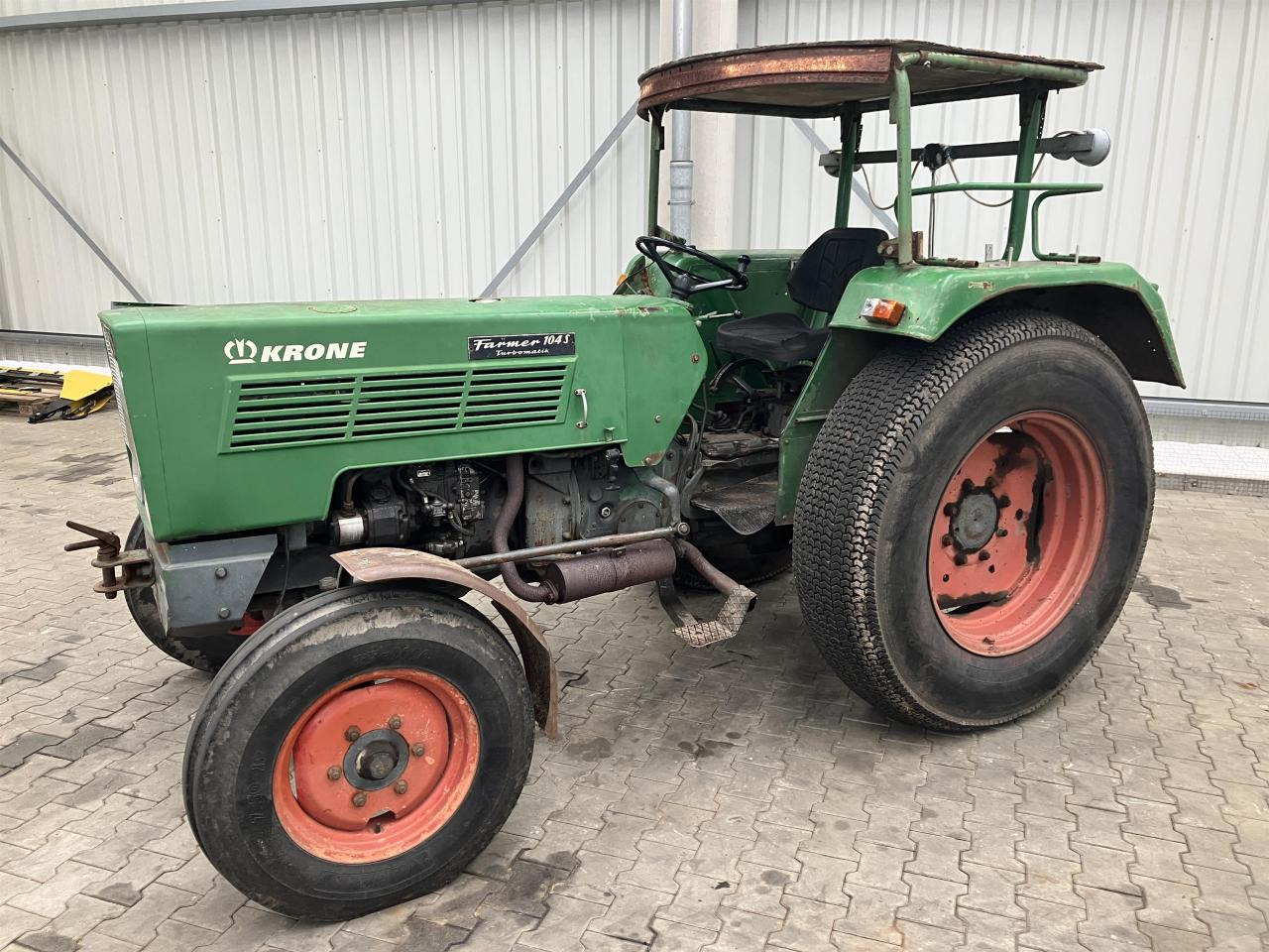 Fendt 104 S Farmer - Farm tractor: picture 1 Fendt 104 S Farmer - Farm tractor: picture 1