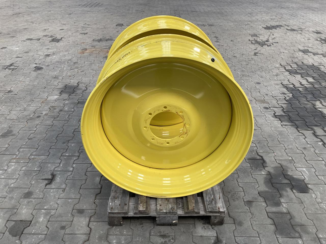 John Deere 15x38 - Tire for Agricultural machinery: picture 2 John Deere 15x38 - Tire for Agricultural machinery: picture 2