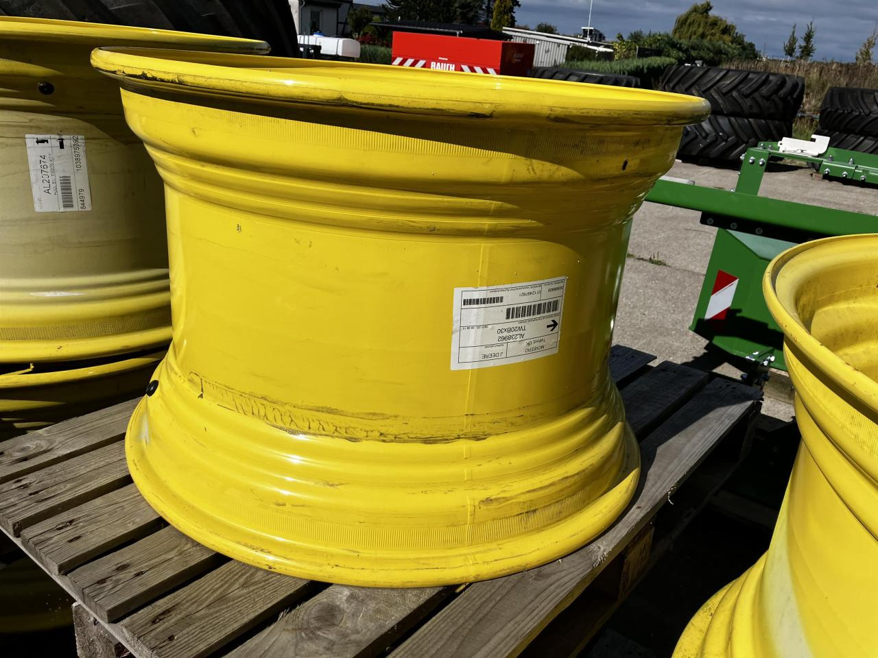 John Deere 20x30 - Tire for Agricultural machinery: picture 1 John Deere 20x30 - Tire for Agricultural machinery: picture 1