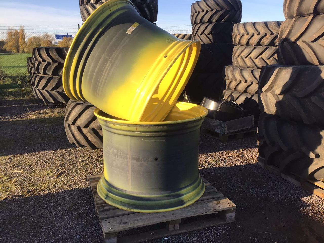 John Deere 42 Zoll - Tire for Agricultural machinery: picture 1 John Deere 42 Zoll - Tire for Agricultural machinery: picture 1