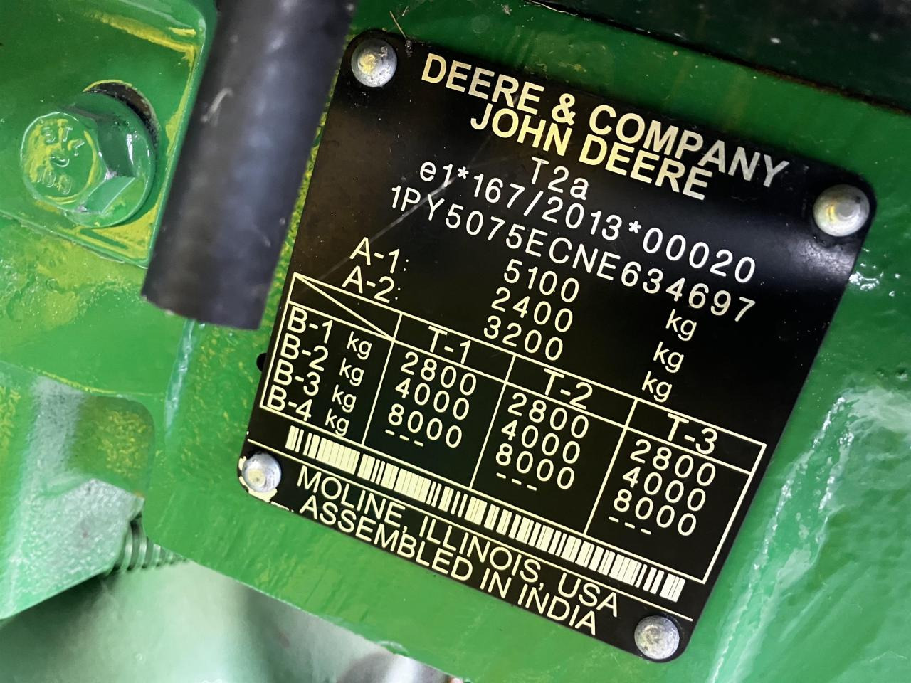 Farm tractor John Deere 5075E: picture 13