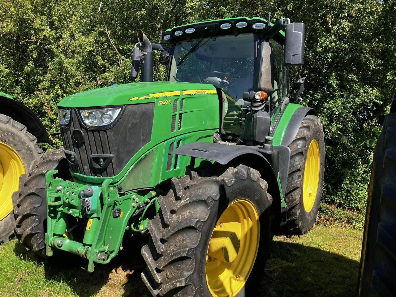 John Deere 6230R - Farm tractor: picture 1 John Deere 6230R - Farm tractor: picture 1