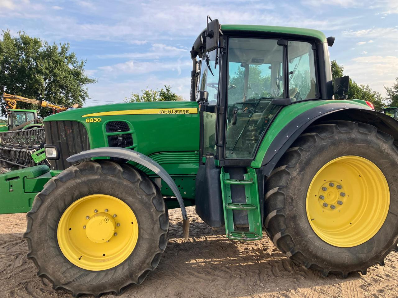 John Deere 6830 - Farm tractor: picture 5 John Deere 6830 - Farm tractor: picture 5