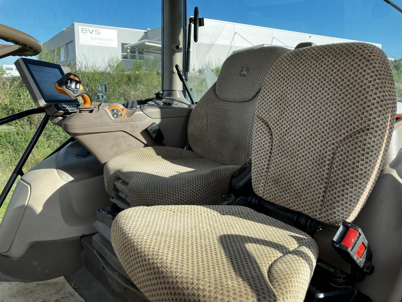 John Deere 6R 185 on lease John Deere 6R 185: picture 7 John Deere 6R 185 on lease John Deere 6R 185: picture 7