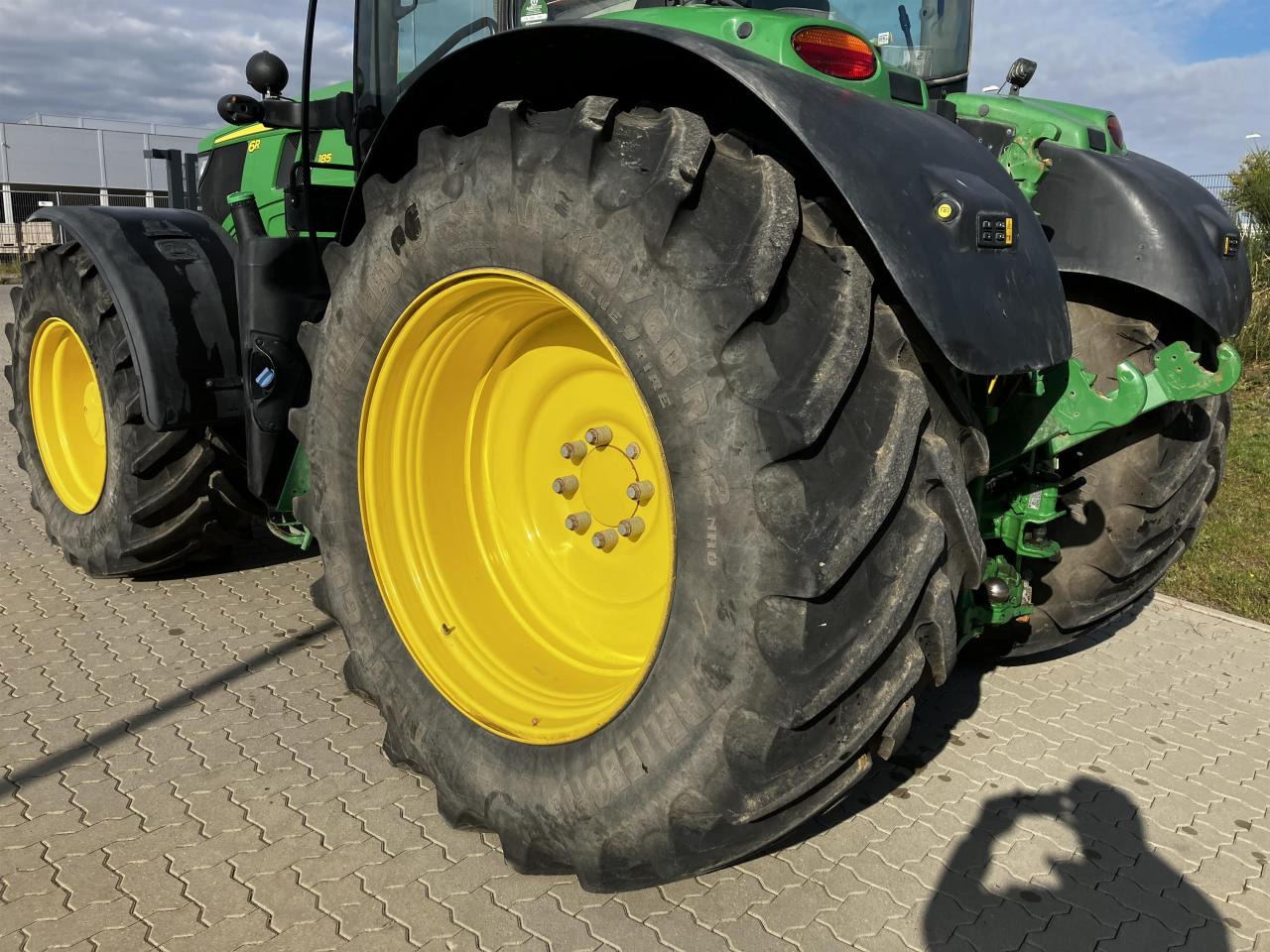 John Deere 6R 185 on lease John Deere 6R 185: picture 12 John Deere 6R 185 on lease John Deere 6R 185: picture 12