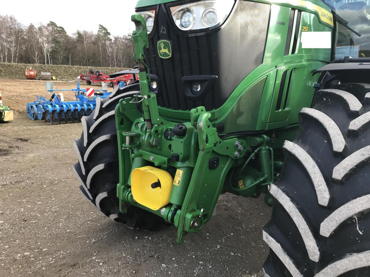 John Deere 6R 250 - Farm tractor: picture 4 John Deere 6R 250 - Farm tractor: picture 4