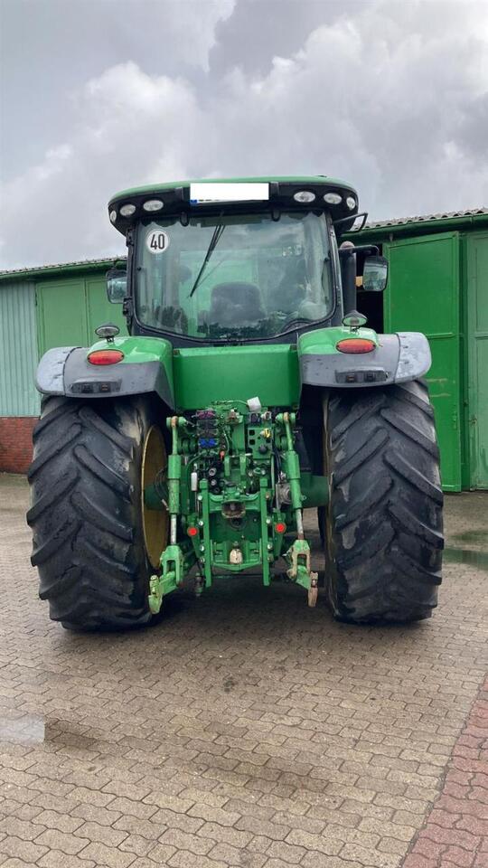 John Deere 7230R - Farm tractor: picture 4 John Deere 7230R - Farm tractor: picture 4