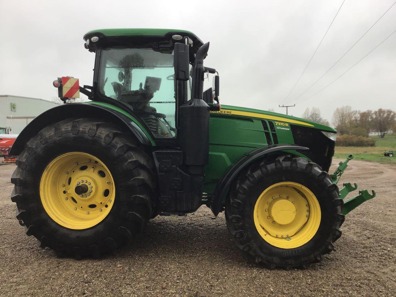 John Deere 7310R - Farm tractor: picture 2 John Deere 7310R - Farm tractor: picture 2