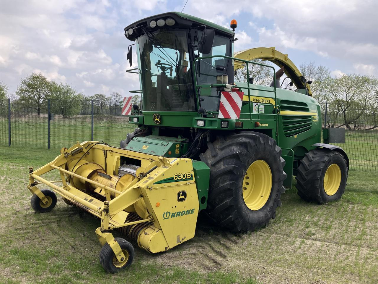John Deere 7380 - Forage harvester: picture 1 John Deere 7380 - Forage harvester: picture 1