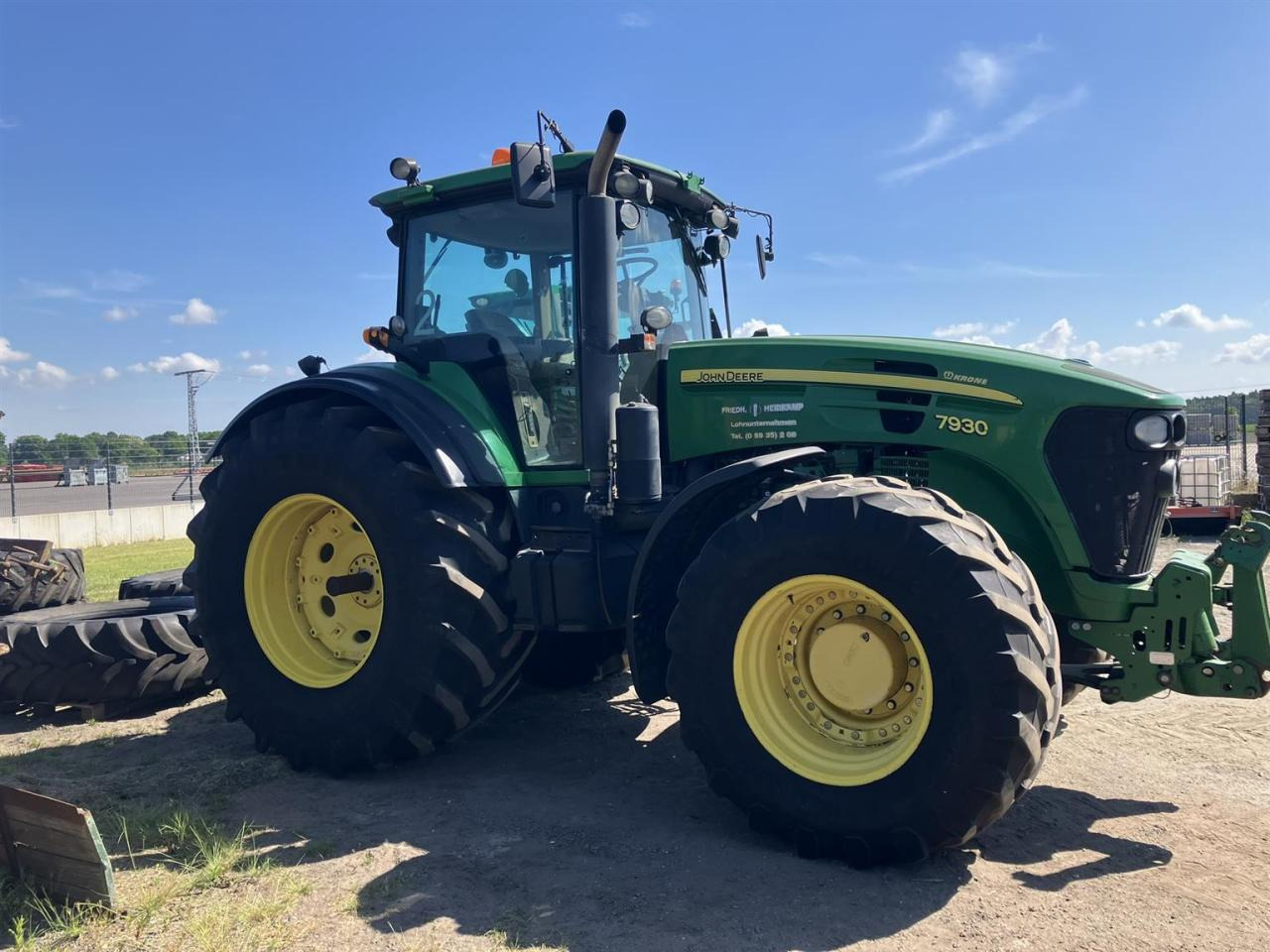 John Deere 7930 - Farm tractor: picture 2 John Deere 7930 - Farm tractor: picture 2