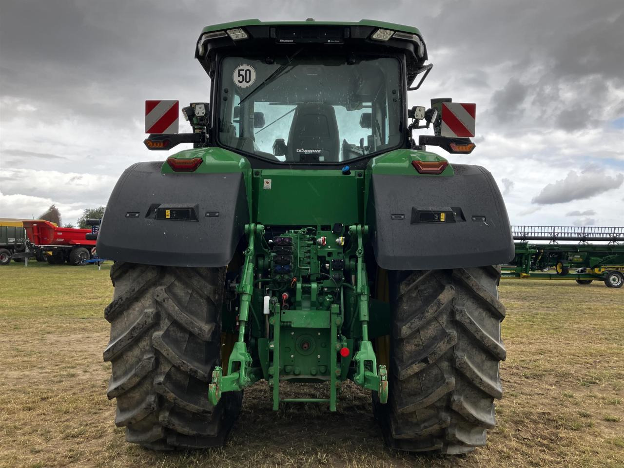 John Deere 7R 310 - Farm tractor: picture 5 John Deere 7R 310 - Farm tractor: picture 5