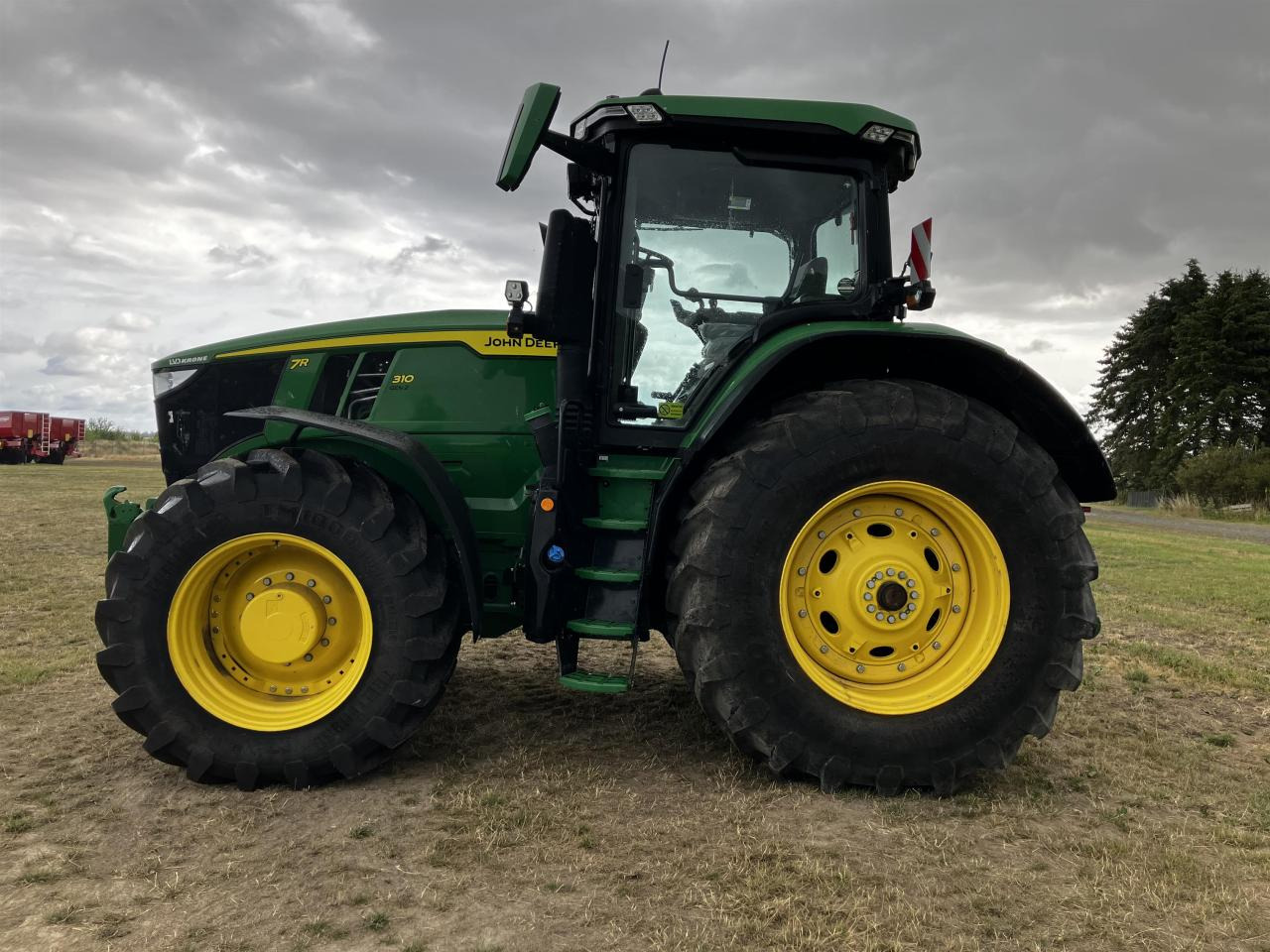 John Deere 7R 310 - Farm tractor: picture 1 John Deere 7R 310 - Farm tractor: picture 1