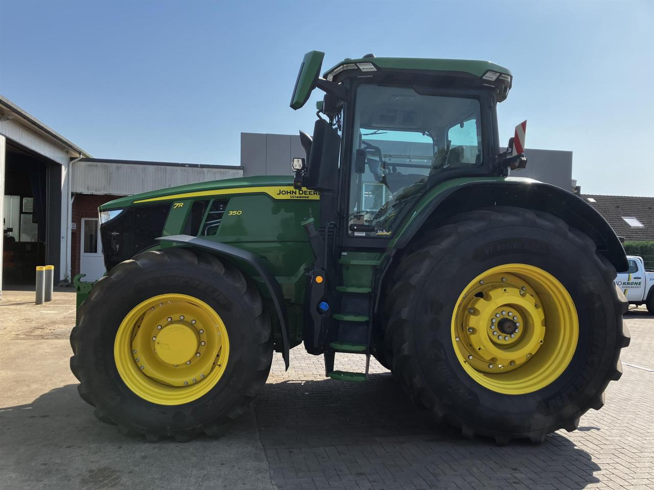 John Deere 7R 350 - Farm tractor: picture 1 John Deere 7R 350 - Farm tractor: picture 1