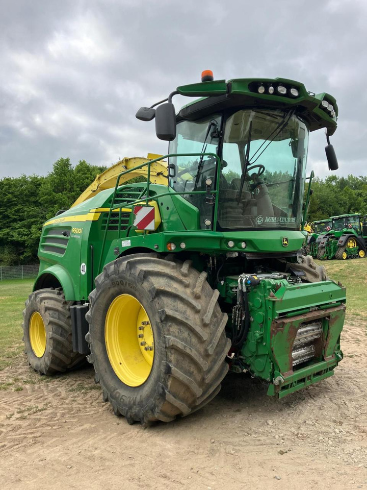 John Deere 8500 - Forage harvester: picture 2 John Deere 8500 - Forage harvester: picture 2