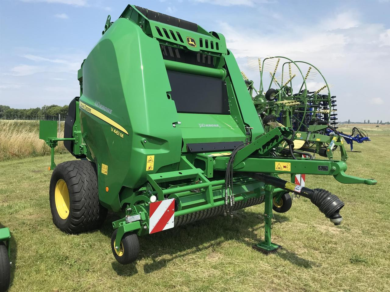 John Deere V461M - Round baler: picture 1 John Deere V461M - Round baler: picture 1