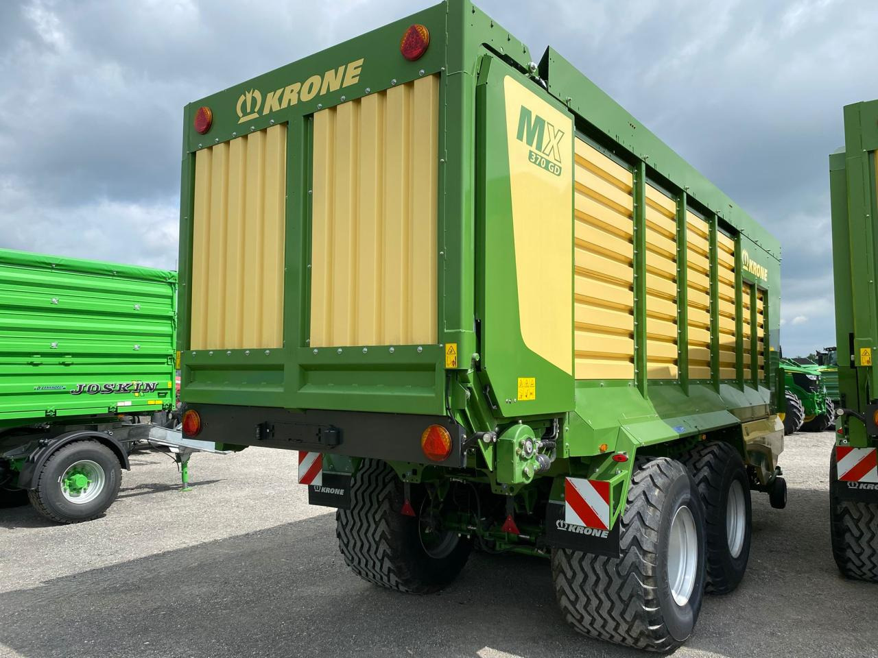 Krone MX 370 GD - Self-loading wagon: picture 2 Krone MX 370 GD - Self-loading wagon: picture 2