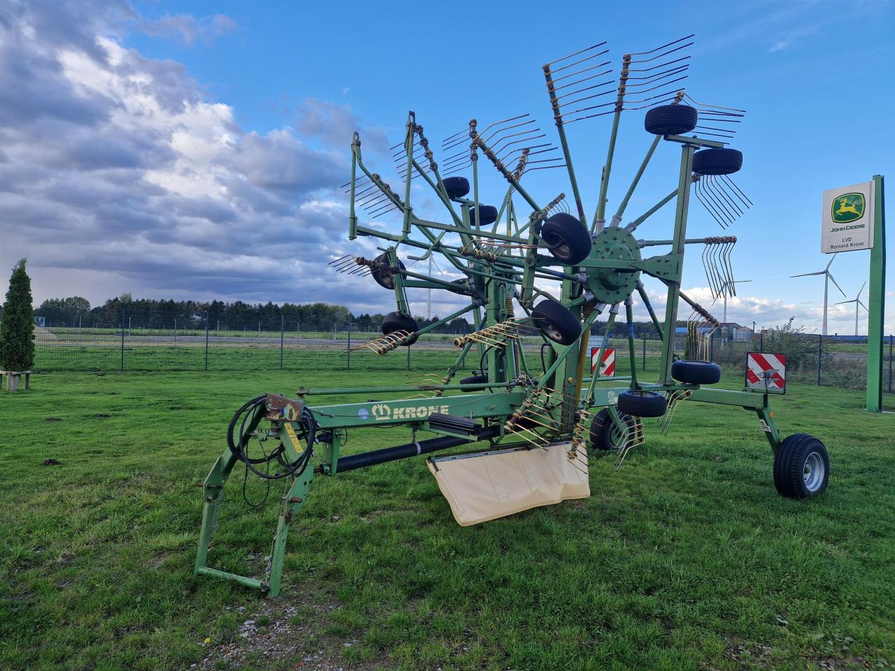 Krone Swadro 900 - Tedder/ Rake: picture 1 Krone Swadro 900 - Tedder/ Rake: picture 1