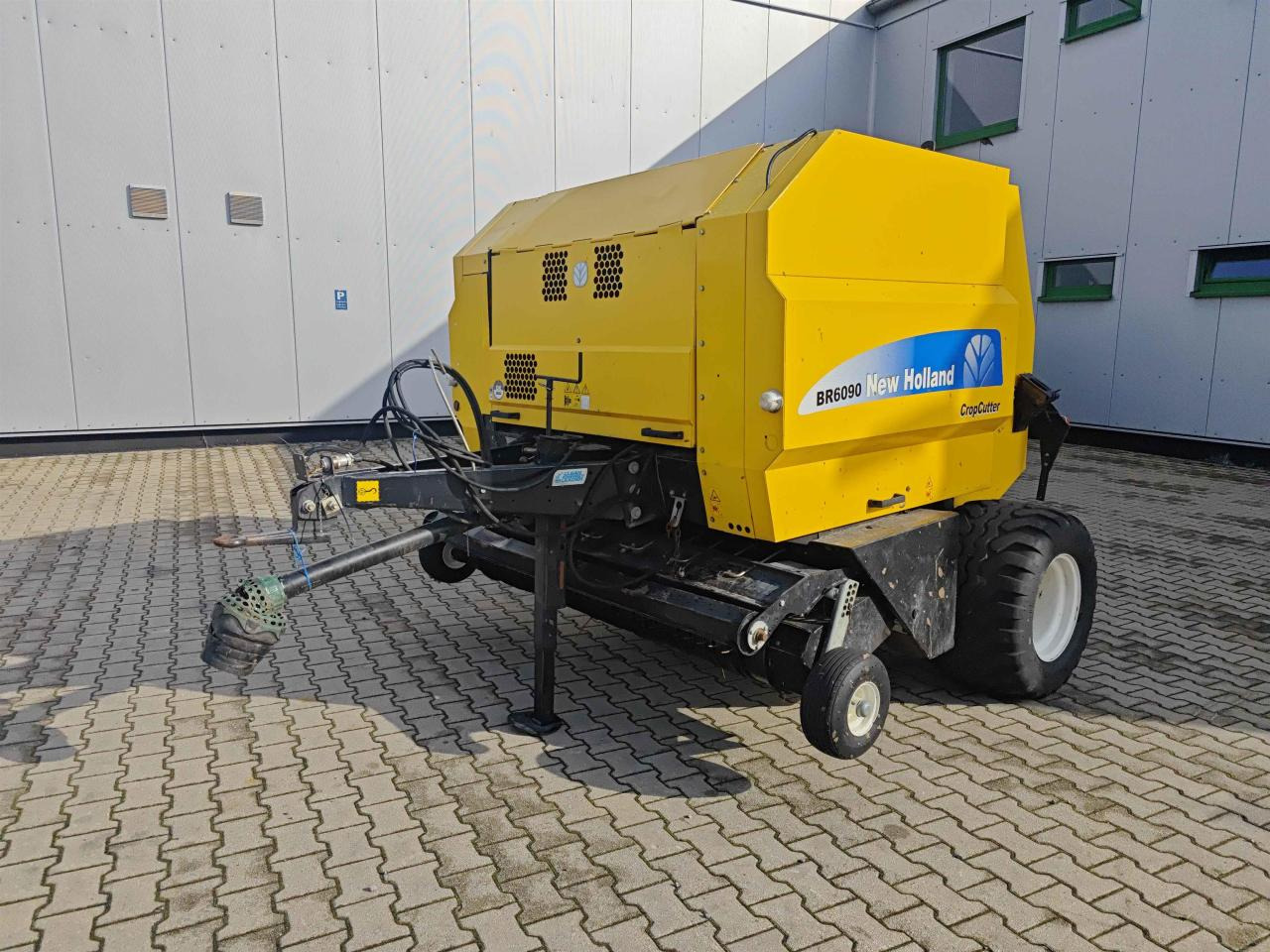 New Holland BR6090 - Round baler: picture 1 New Holland BR6090 - Round baler: picture 1