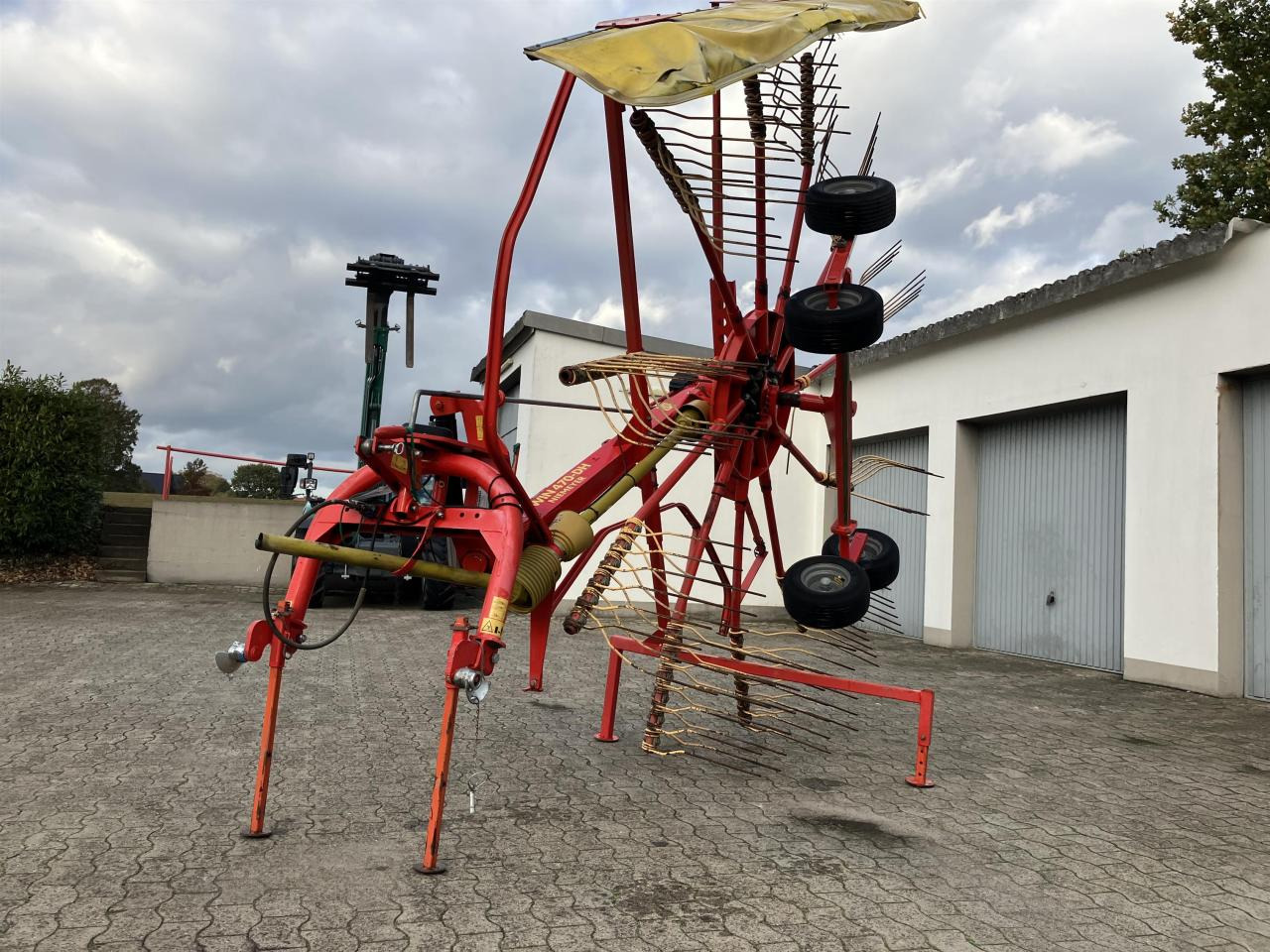 Niemeyer Twin 470 -DH - Tedder/ Rake: picture 2 Niemeyer Twin 470 -DH - Tedder/ Rake: picture 2