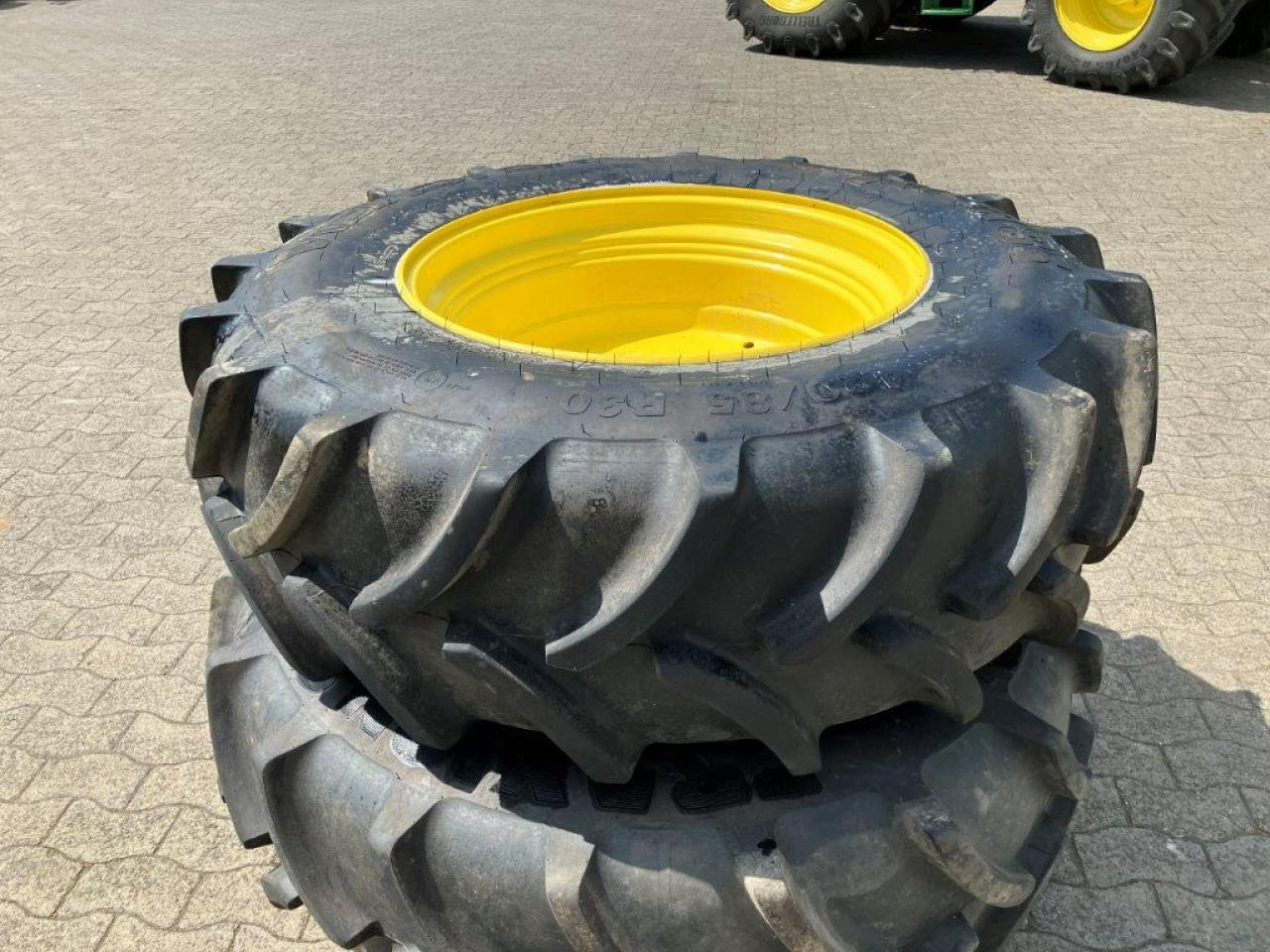 Tire for Agricultural machinery Vredestein 420/85R30: picture 8