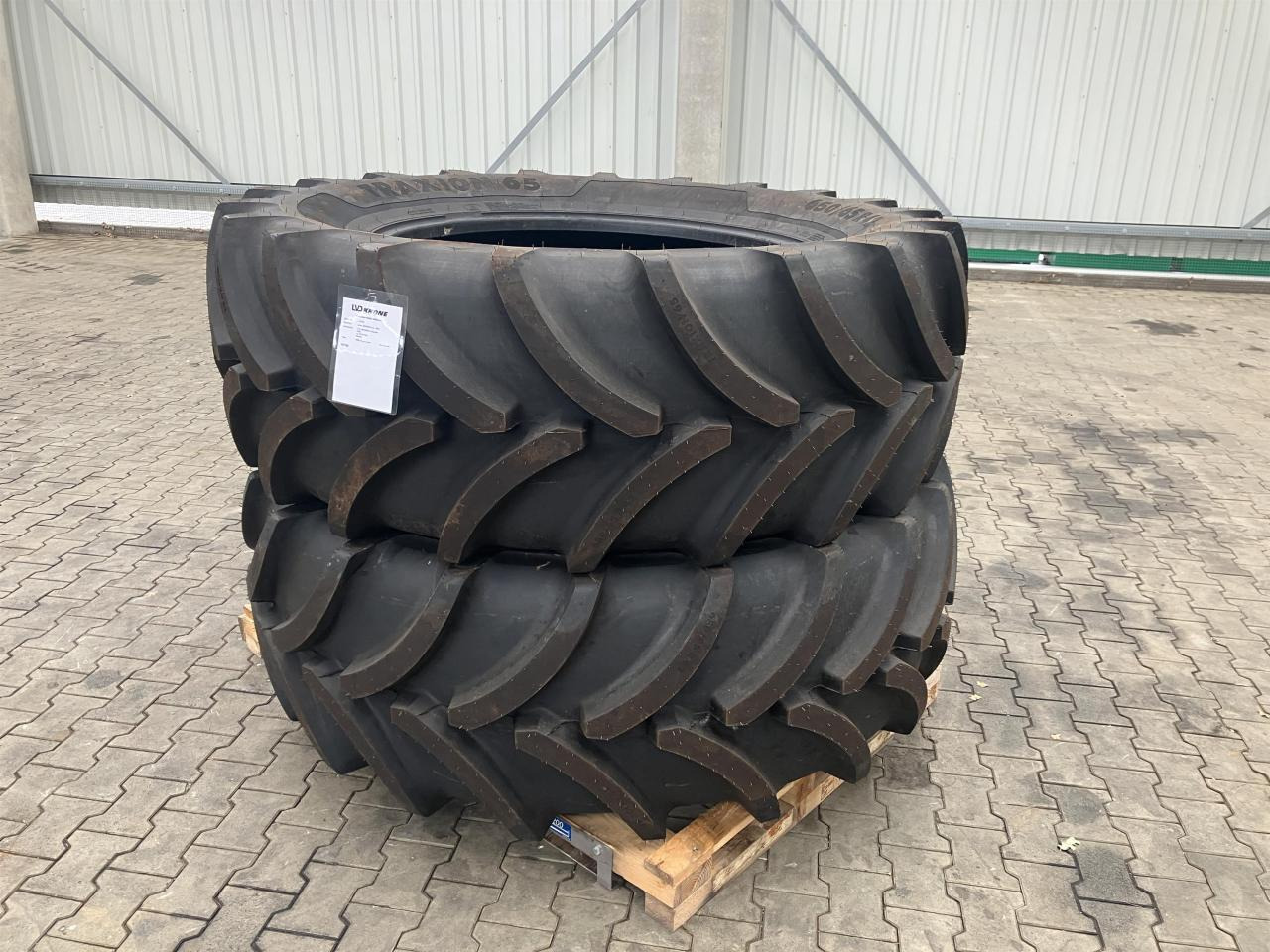 Vredestein 650/65R42 - Tire for Agricultural machinery: picture 1 Vredestein 650/65R42 - Tire for Agricultural machinery: picture 1