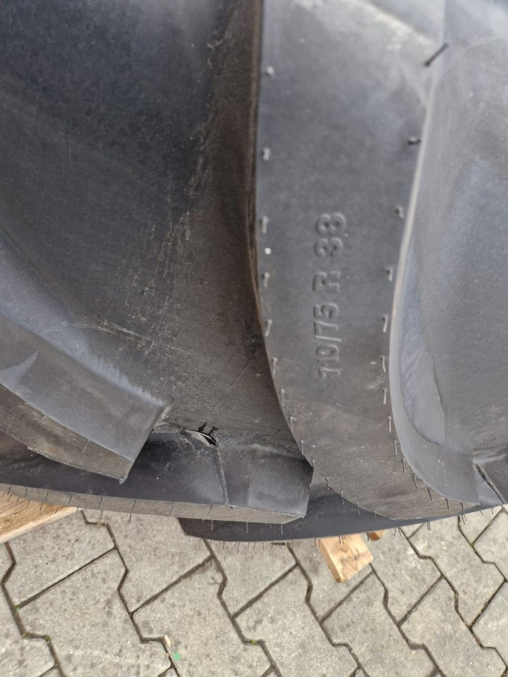 Vredestein 710/75R38 - Tire for Agricultural machinery: picture 3 Vredestein 710/75R38 - Tire for Agricultural machinery: picture 3