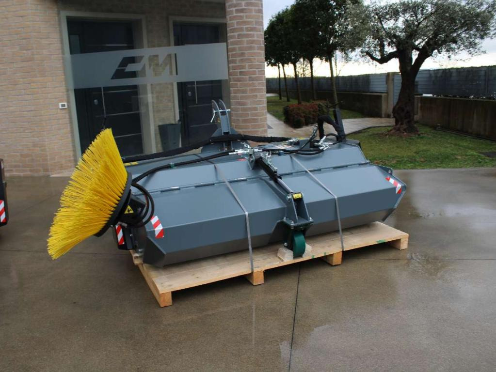 CM Bucket sweeper - Broom: picture 1 CM Bucket sweeper - Broom: picture 1