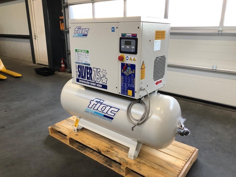 Fiac New Silver 7.5 / 300 Silent 5.5 kW 720 L / min 10 Bar Elektrische schroefcompressor met ketel - Air compressor: picture 4 Fiac New Silver 7.5 / 300 Silent 5.5 kW 720 L / min 10 Bar Elektrische schroefcompressor met ketel - Air compressor: picture 4